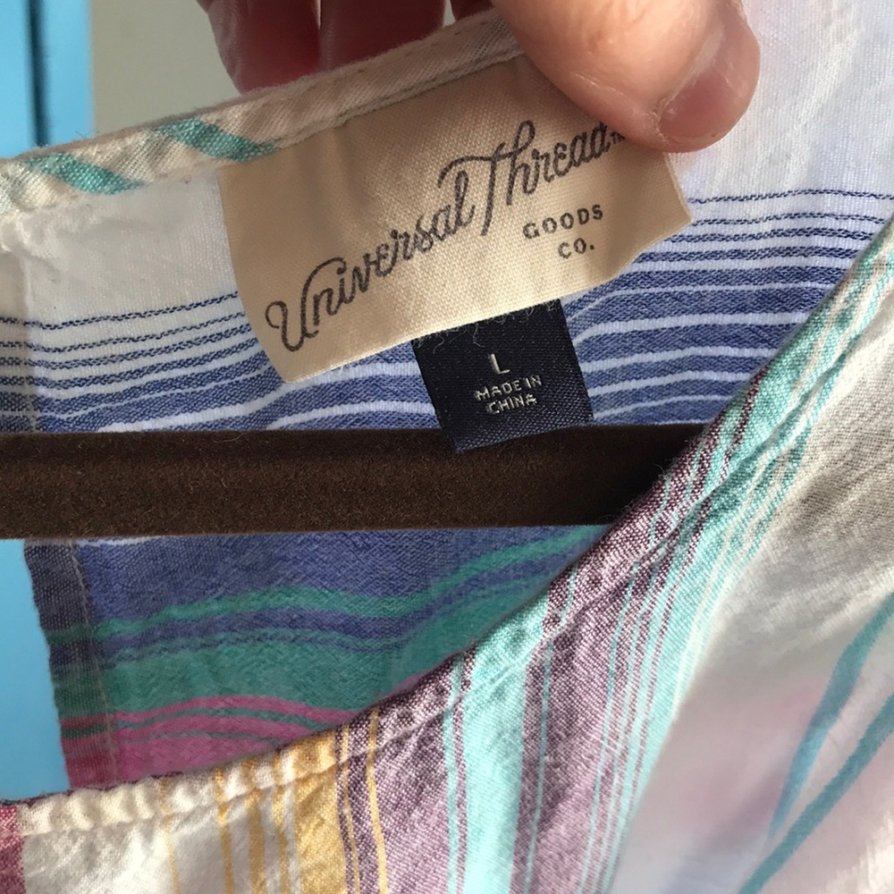 Universal Threads Striped Top 🍀 - Picture 7 of 7